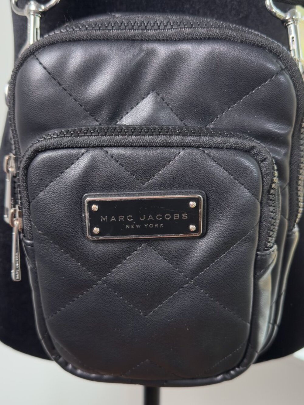 Marc Jacob Quilted Black Crossbody Bag - Picture 3 of 7